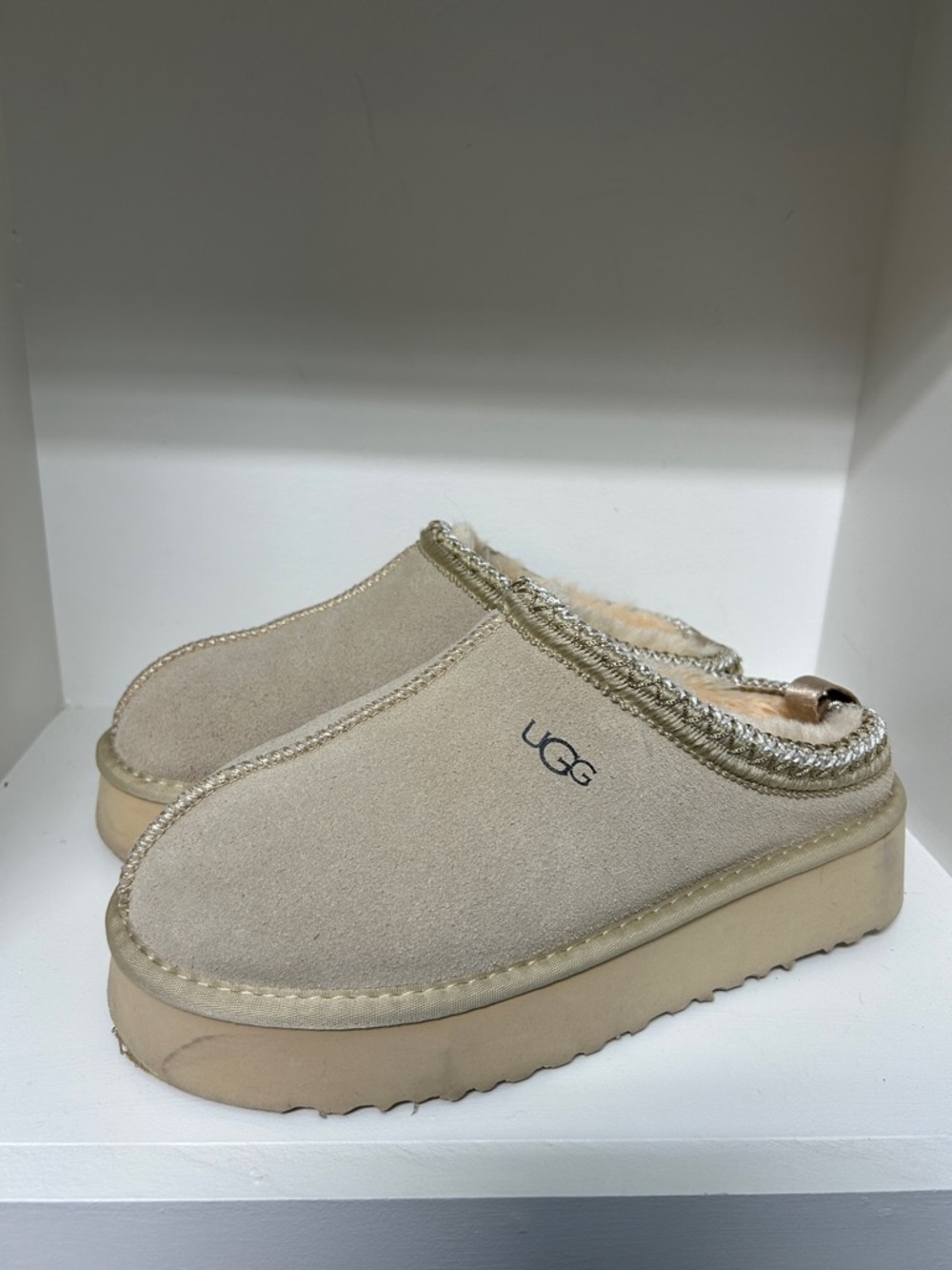 Uggs Women's Platform Slip-On Clog. Worn like 3 times
